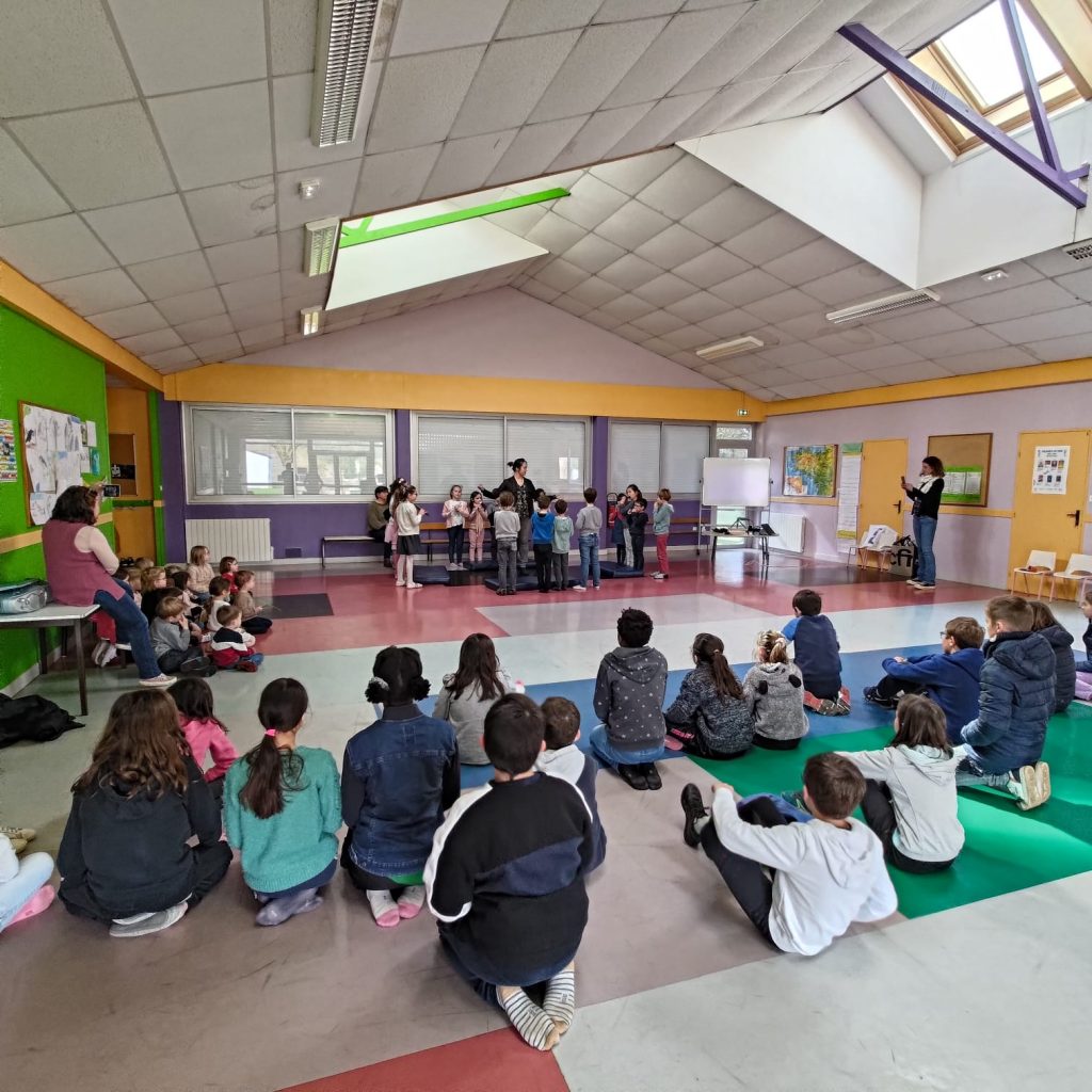 2023-04-13_ecole-stival_spectacle-flute_4
